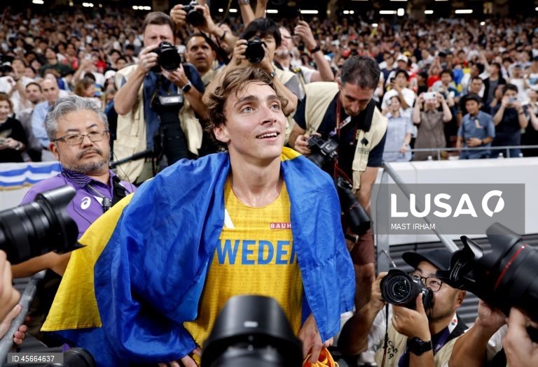 Armand Duplantis pode repetir prémio de atleta do ano nos prémios Laureus