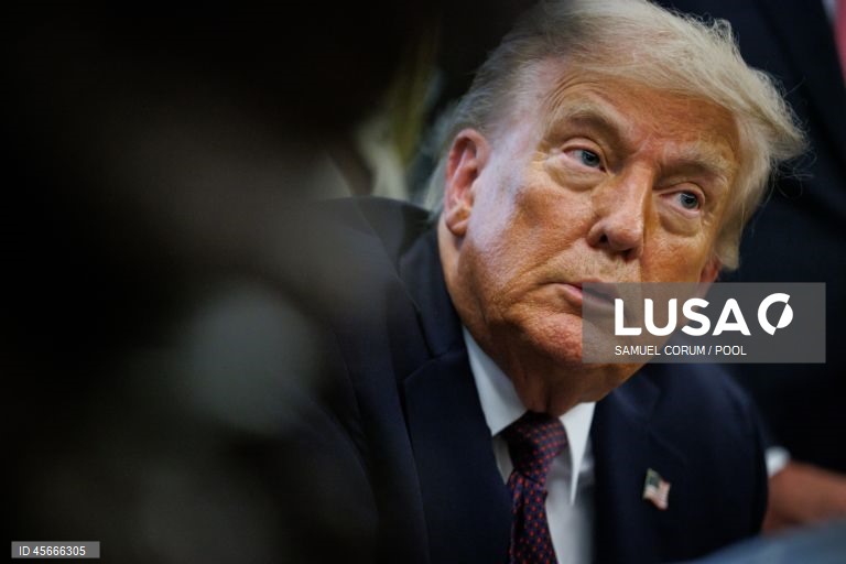 Trump exige 15 mil milhões de dólares ao jornal The New York Times por difamação
