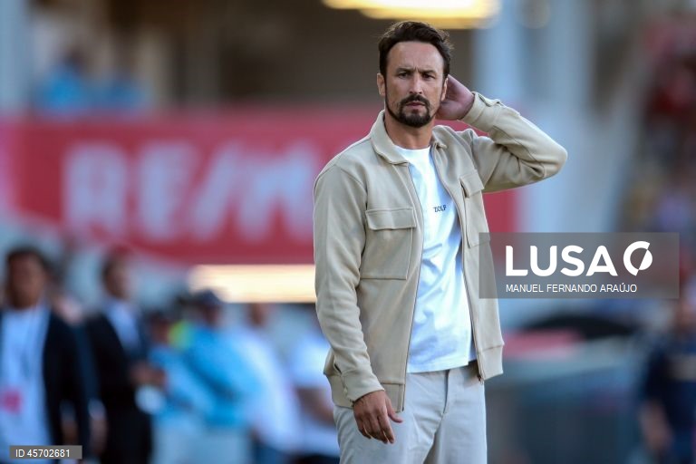 César Peixoto promete Gil Vicente humilde, mas a jogar para ganhar na Luz