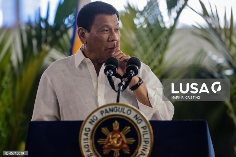 Tribunal internacional vai iniciar audições sobre crimes imputados a ex-Presidente filipino