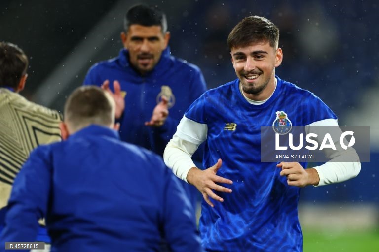 LE: Portista Martim Fernandes falha treino de preparação para o Estugarda