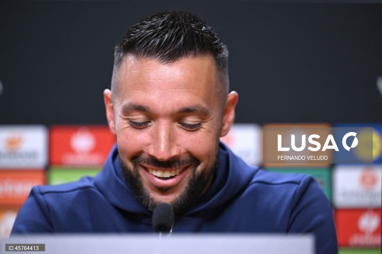 Farioli quer FC Porto com respeito e inteligência frente ao Celoricense na Taça de Portugal