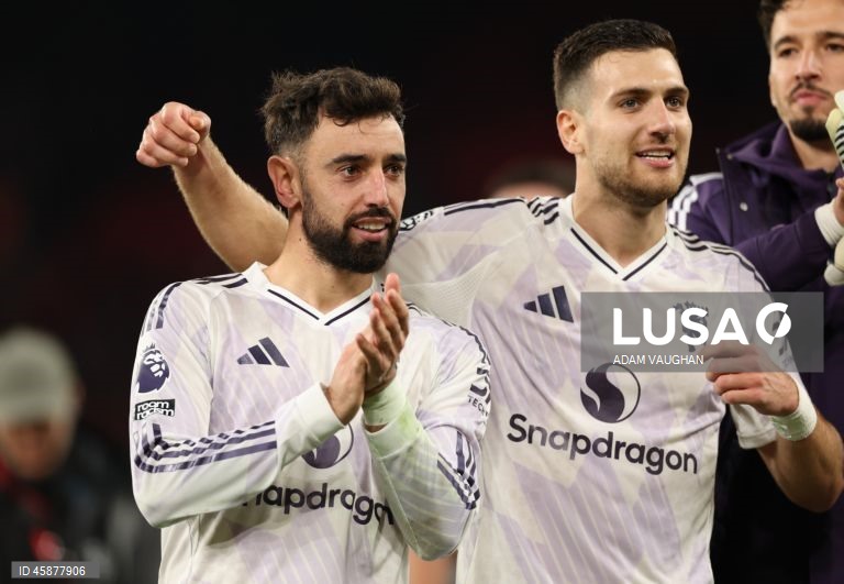Manchester United vence em Liverpool em dia histórico para Amorim