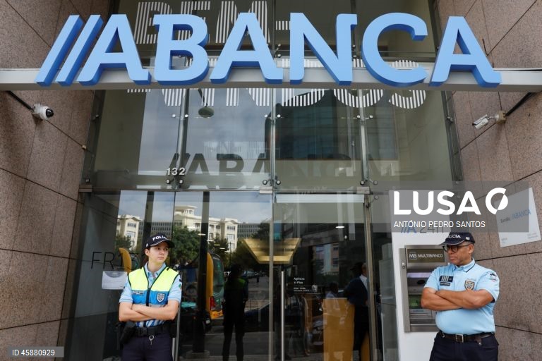 Abanca lança programa de rescisões voluntárias e pré-reformas para até 120 trabalhadores
