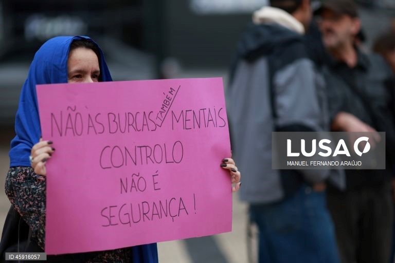 Manifestantes vincam no Porto que burca só desviou atenções de outros problemas