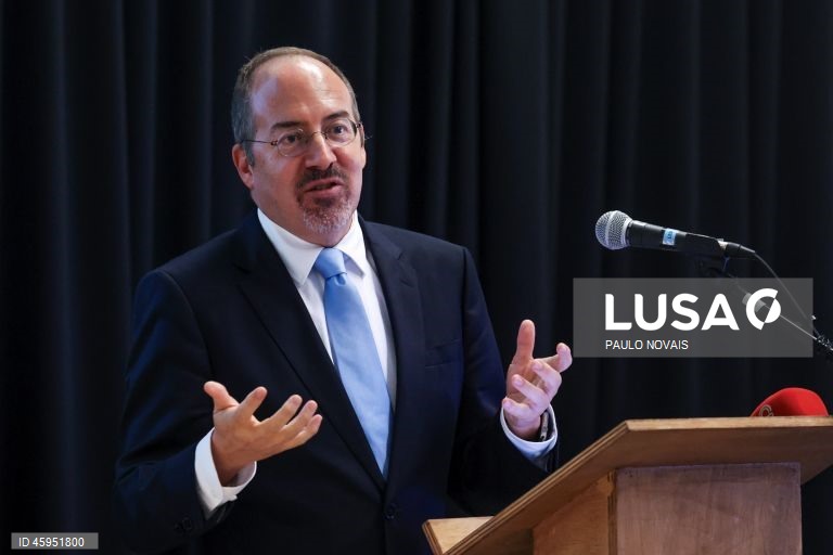 Banco de Portugal irá poupar 2,2 ME com acordo com Centeno – Governador
