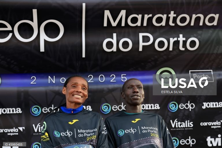 Quenianos Aspel Kiprop e Betty Jepleting vencem Maratona do Porto