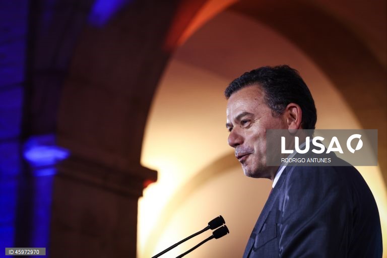 Montenegro diz que “seria falhanço global” se país não aproveitasse estabilidade para crescer