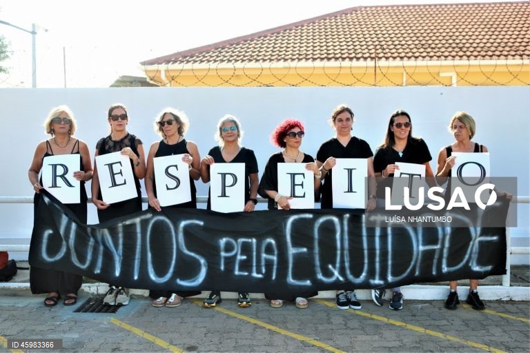 Professores da Escola Portuguesa de Moçambique em greve com críticas ao Governo