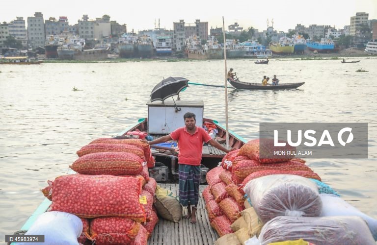 Onion prices surged in Bangladesh due to supply shortages