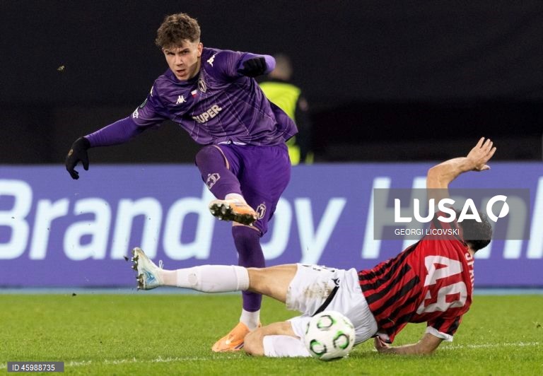 Extremo polaco Oskar Pietuszewski assina com o FC Porto por três temporadas