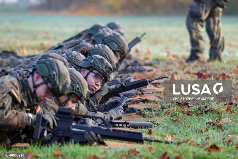 Deputados alemães aprovam 50 mil milhões de euros em compras militares