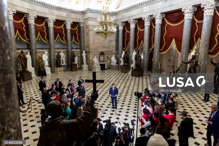 Congresso dos EUA aprova acordo orçamental e põe fim a 43 dias de paragem do Governo