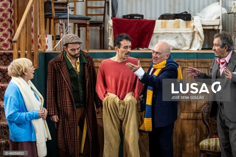 Florbela Queiroz, José Raposo e Carlos Areia protagonizam peça Um Quinteto de Morte