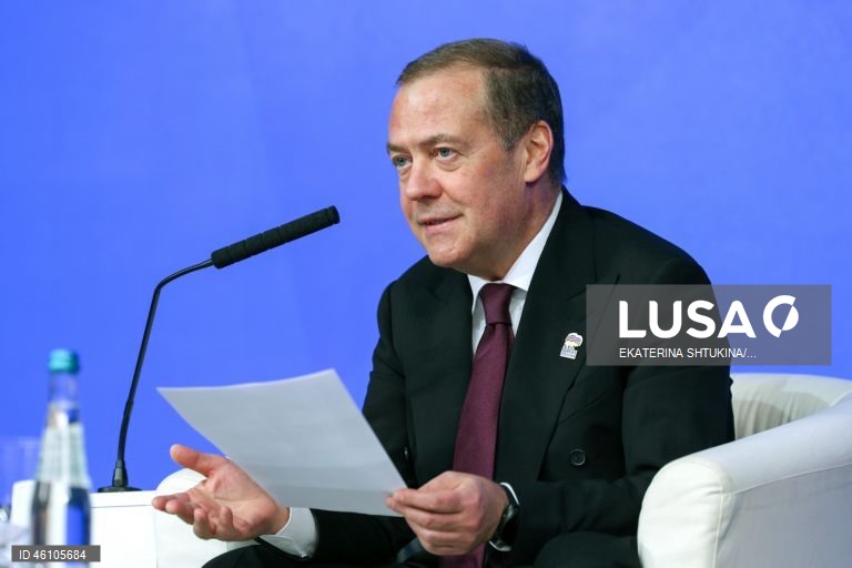 Ex-Presidente russo ameaça governantes idiotas europeus caso enviem forças para a Ucrânia