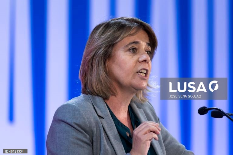 Catarina Martins critica Governo por insistir numa lei laboral que retira mais direitos
