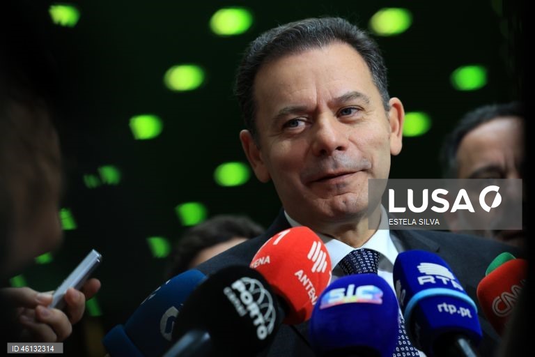 Montenegro diz que Governo está a construir um novo país que acredita em quem vem por bem