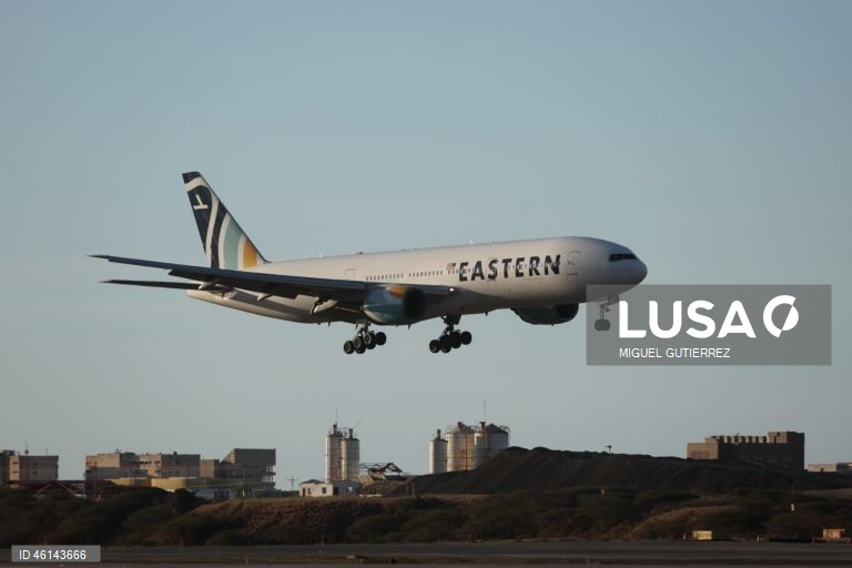 Caracas anuncia que EUA suspenderam voo previsto com deportação de venezuelanos