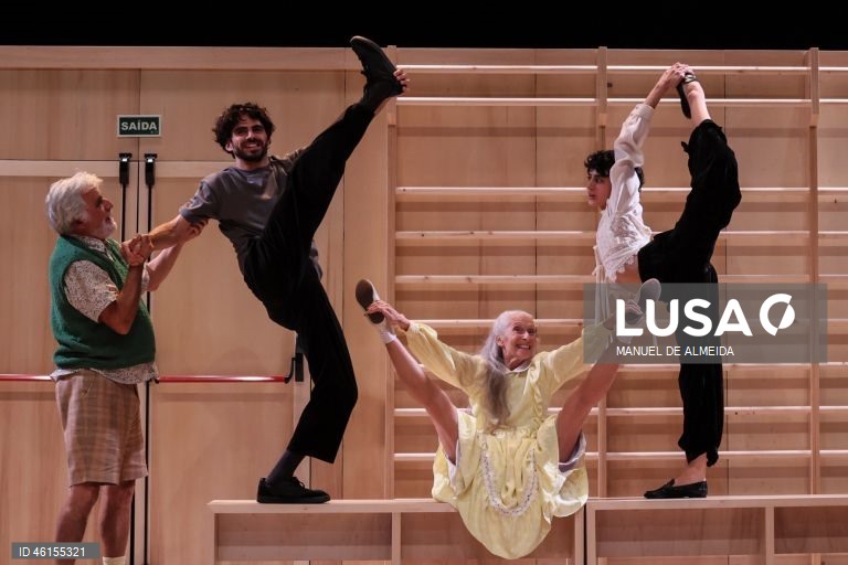 Criação de Victor Hugo Pontes com a Companhia Maior cruza várias fases da vida em palco