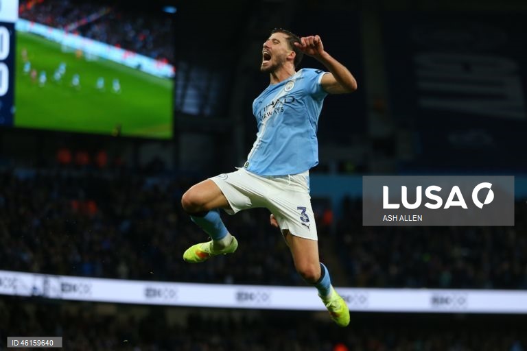 Rúben Dias marca na vitória do City que fica mais próximo do líder Arsenal