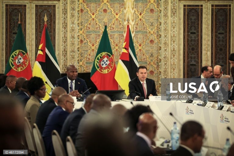 Portugal e Moçambique assinam 22 instrumentos de cooperação na cimeira do Porto