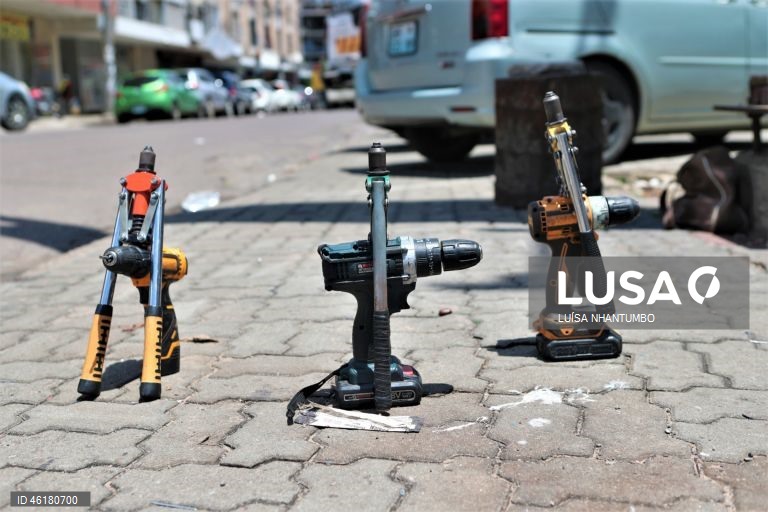 Mozambique: Car part thefts create work for riveters - report