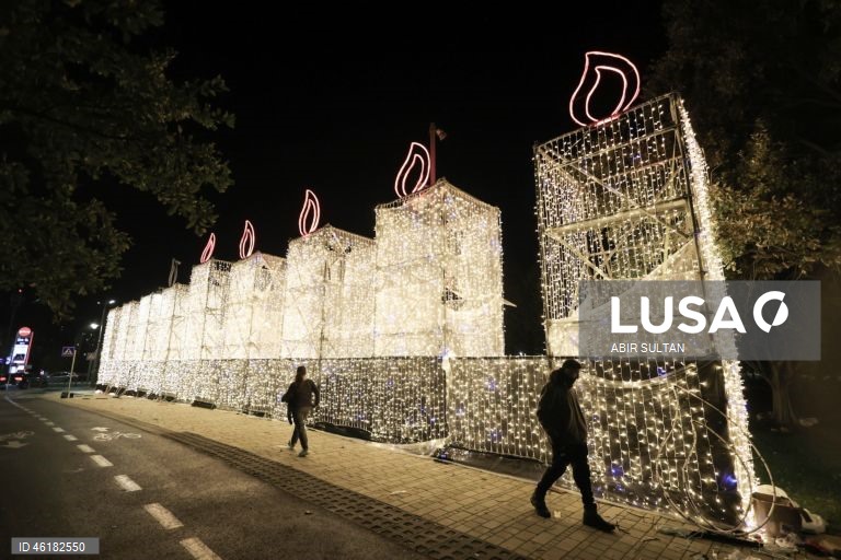 Giant menorah light installed in Jerusalem ahead of Hanukkah festival