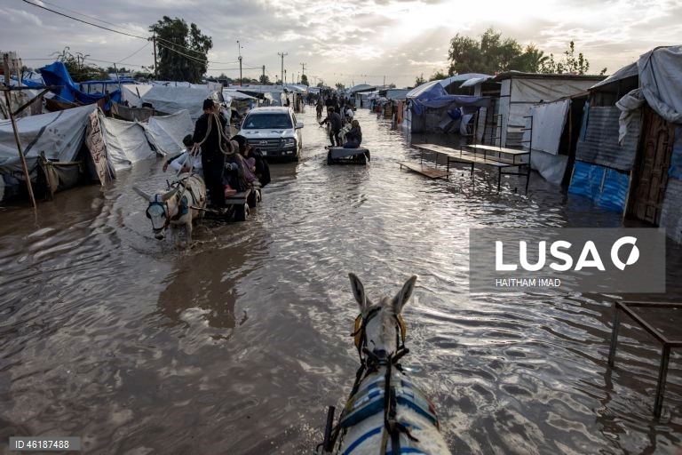 Tempestade polar em Gaza causa pelo menos 11 mortos