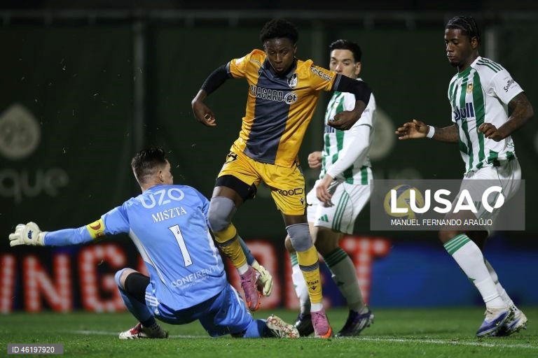 Vitória de Guimarães vence na visita ao Rio Ave com golo de Camara