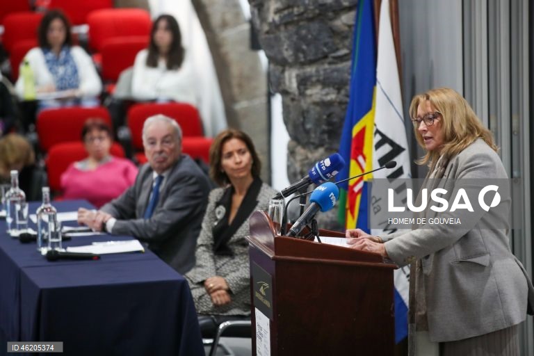 Ministra considera que pacote laboral também contribui para atingir salário mínimo de 1.600 euros