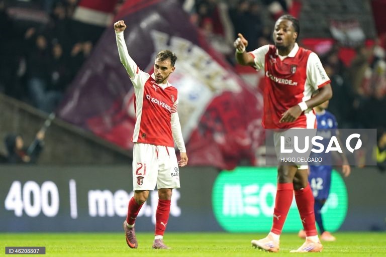 Sporting de Braga vence Santa Clara e ‘cola-se’ ao Gil Vicente