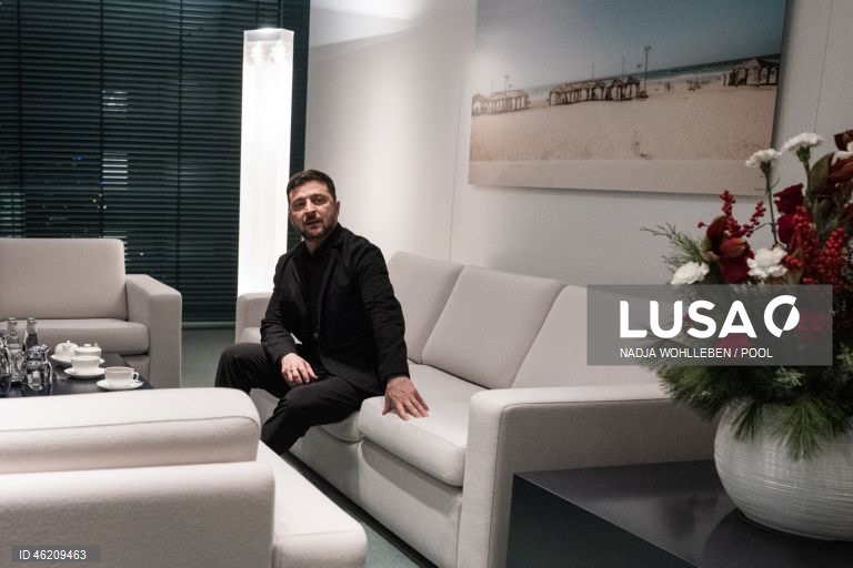 Zelensky reiterou posições de soberania de Kiev sobre o Donbas