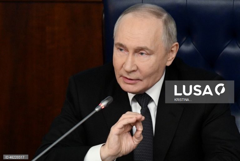 Putin diz estar pronto para dialogar com Macron sobre Ucrânia