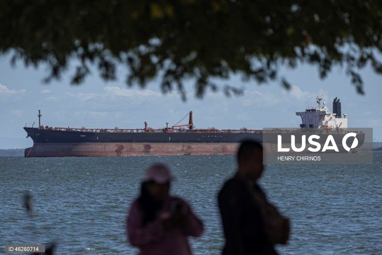 Estados Unidos sancionam quatro empresas por transportarem petróleo da Venezuela