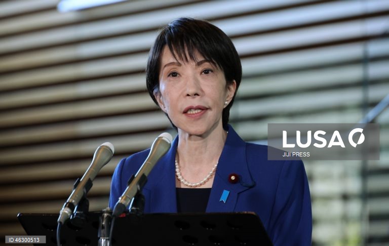 Líder japonesa planeia dissolver câmara baixa este mês e convocar eleições