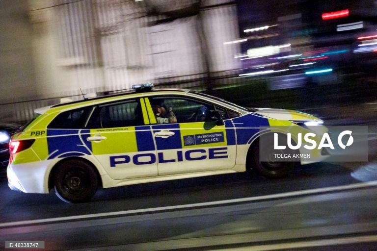 Dezenas de detenções após invasão de prisão em Londres por manifestantes
