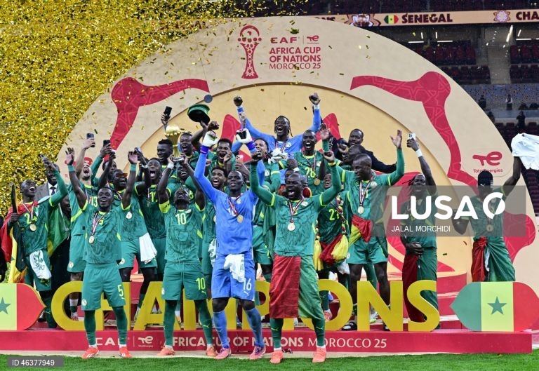 CAF pune Senegal com derrota e oferece título na CAN2025 ao anfitrião Marrocos