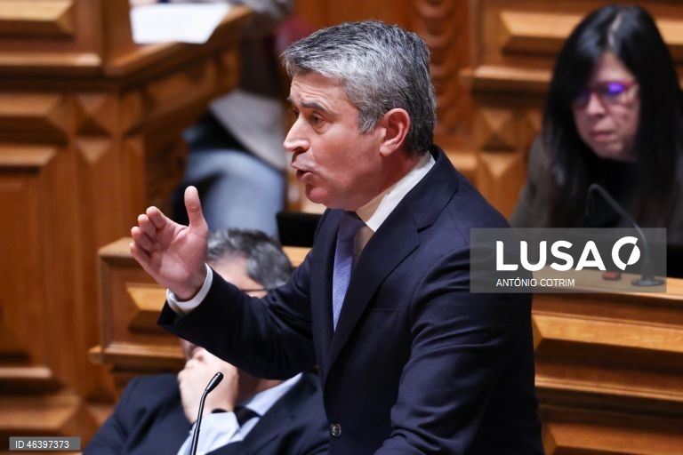 Carneiro acusa Governo de esconder saldo da Segurança Social para não aumentar pensões