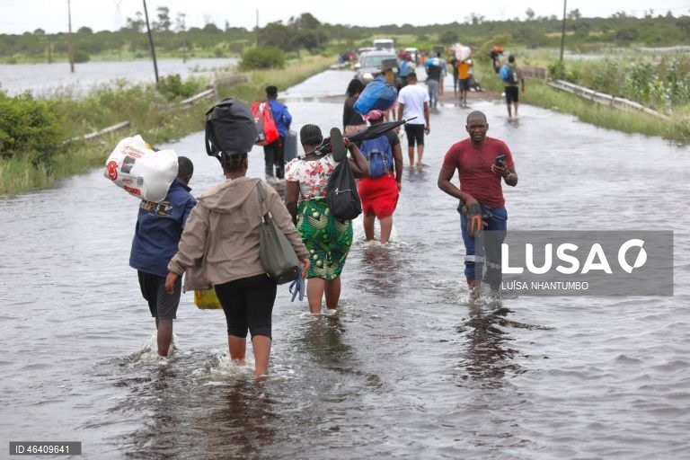 Portugal pondera envio de meio aéreo com ajuda humanitária face a cheias em Moçambique