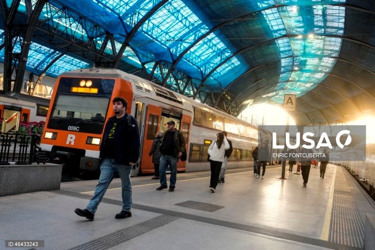 Maquinistas espanhóis desconvocam greve marcada após acidentes ferroviários