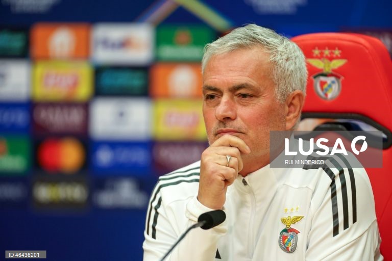 Mourinho tenta ultrapassar eliminatória da Liga dos Campeões mais de uma década depois