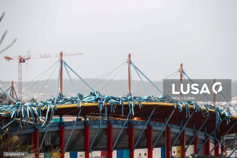 Danos no estádio motivam adiamento da receção do Leiria ao Paços