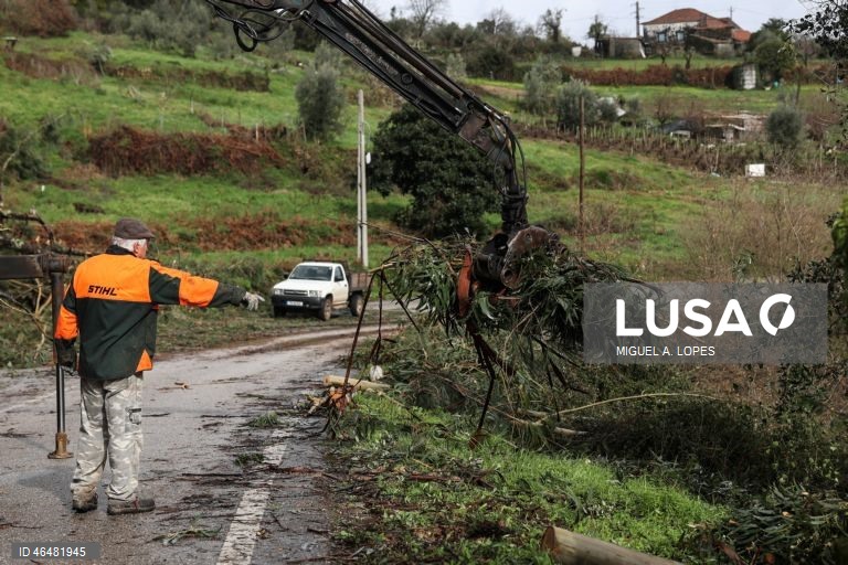 Proteção civil registou 121 ocorrências entre as 00:00 e as 07:00  devido ao mau tempo