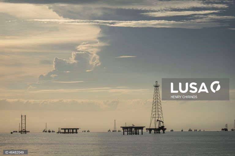 Presidente interina da Venezuela garante que país não irá desnacionalizar petróleo