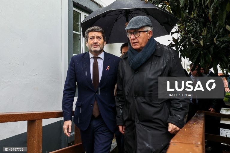 Ventura pede a Marcelo para cancelar visita a Espanha