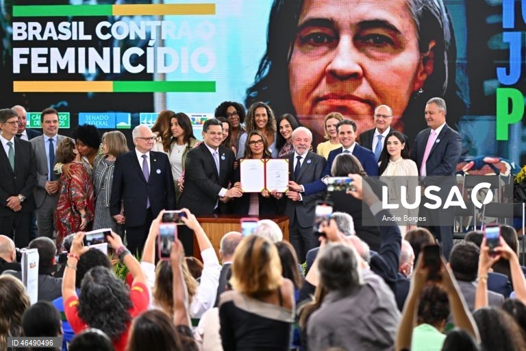 Brazils three branches of government sign a pact to combat femicide