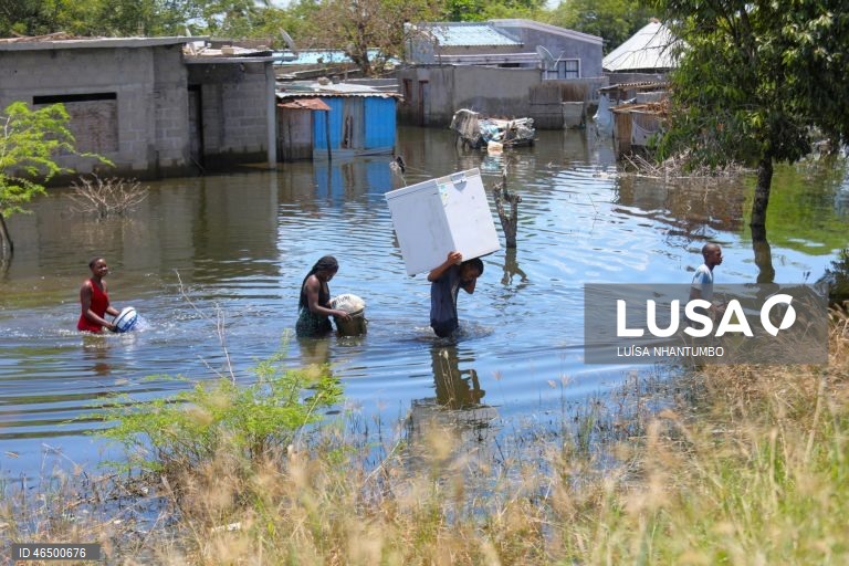 Moçambique deve antecipar meios para retirar populações em zonas de cheias - especialista