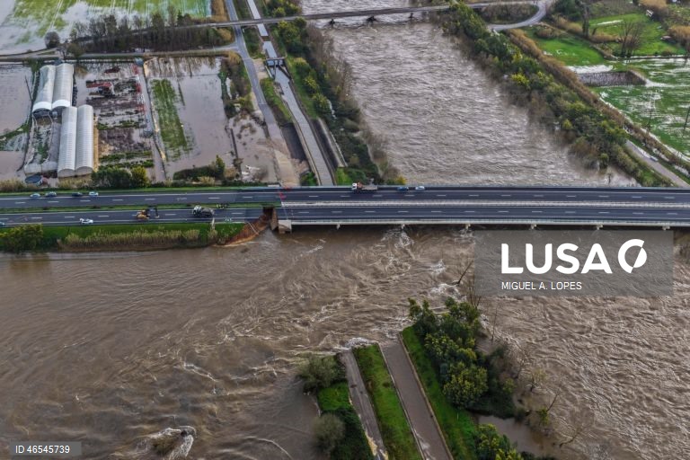 Intervenção concluída no dique que rompeu no rio Mondego, em Coimbra