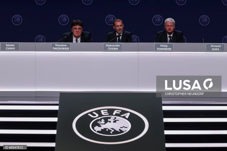UEFA demarca-se da FIFA e mantém-se firme na suspensão às equipas russas