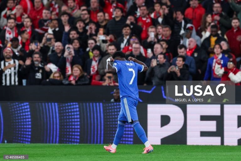 Benfica suspende cinco sócios acusados de racismo e pode vir a expulsá-los